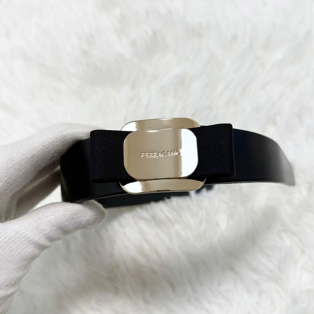 現行❤️未使用級　FERAGAMO カチューシャ　リボン　レザー　ブラック