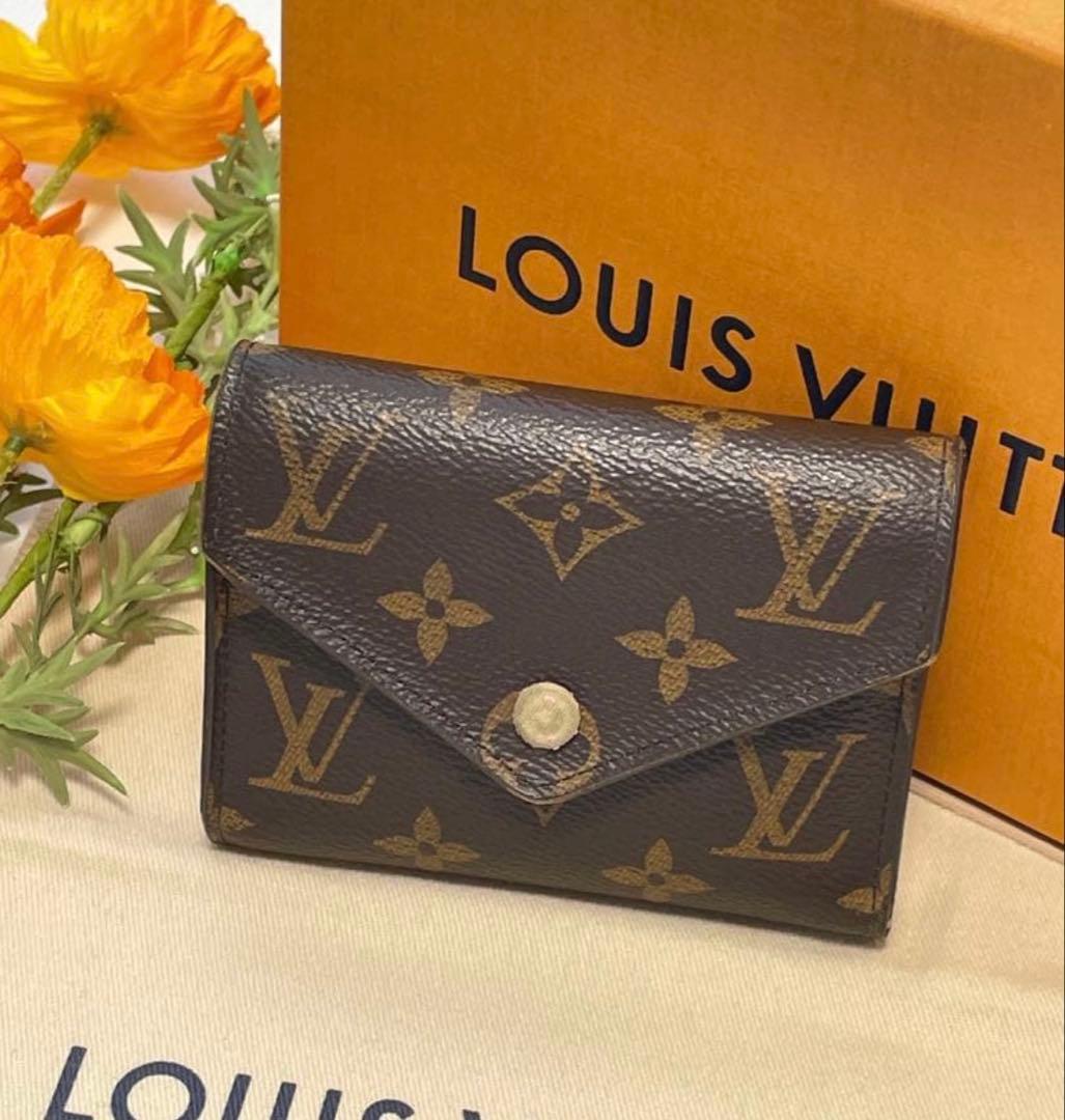 ルイヴィトン モノグラム 三つ折り財布 ヴィクトリーヌ ローズバレ