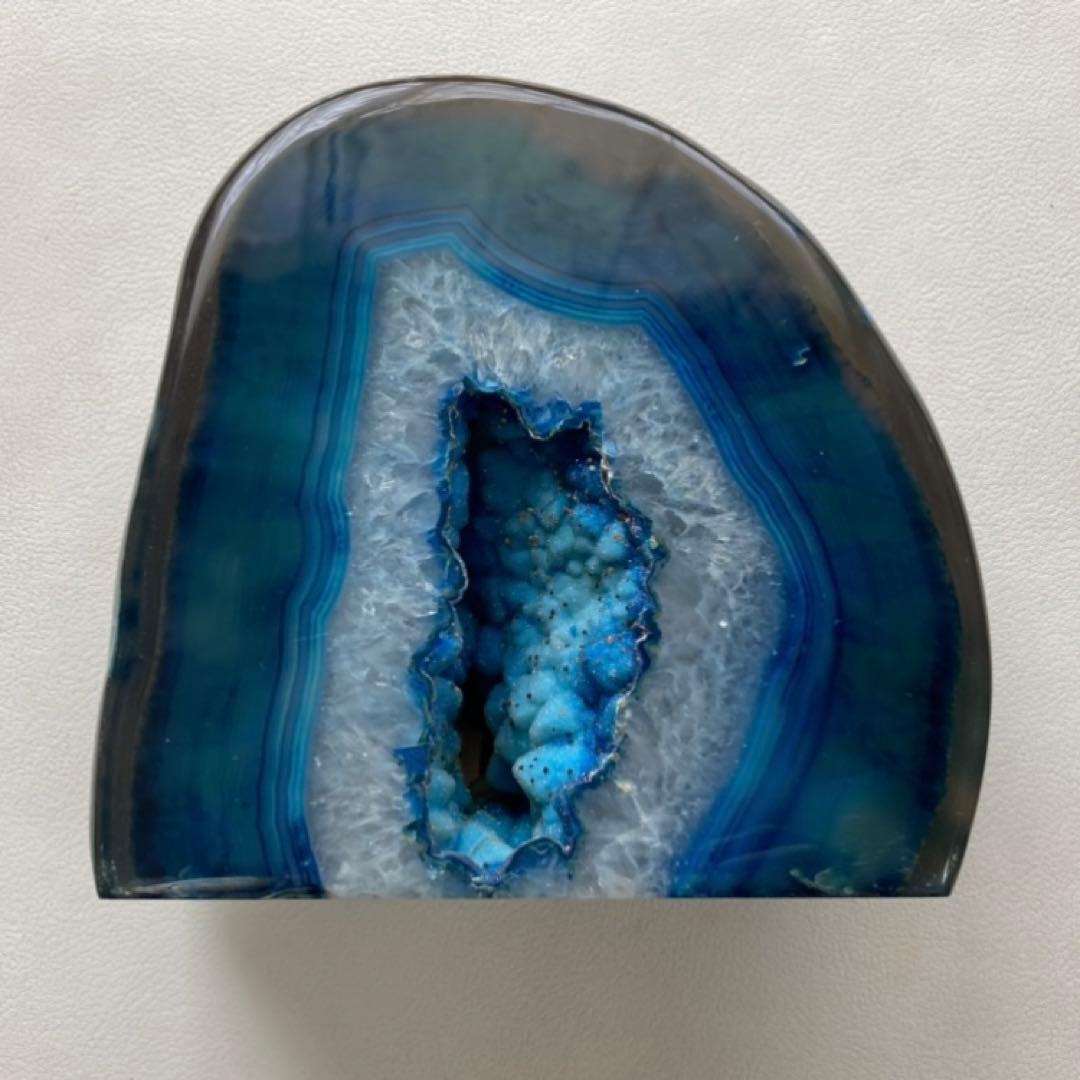 瑪瑙 メノウ 鑑賞石 飾り石 置物 オブジェ 木製 台座付き 青 ブルー