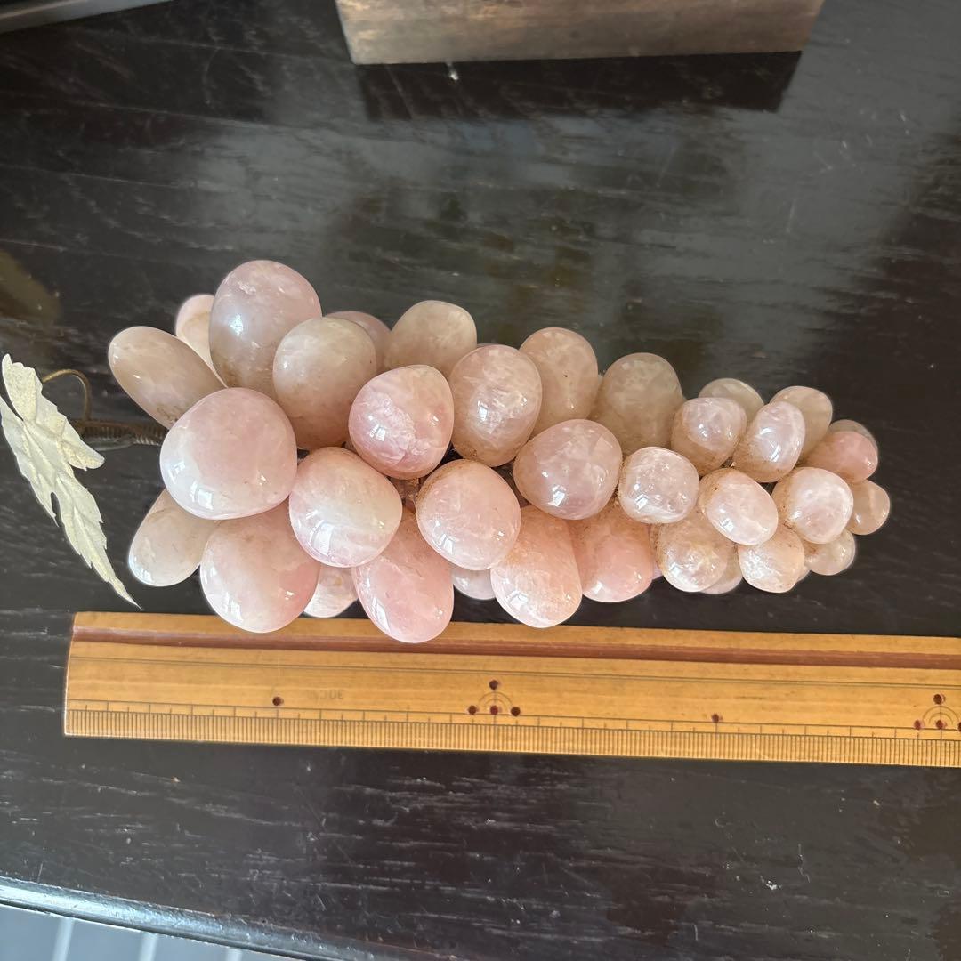 石のピンクの葡萄(大小2個)