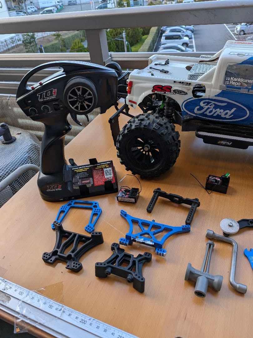 トラクサス SCT 4WD オプションパーツ付き プロポも付きます