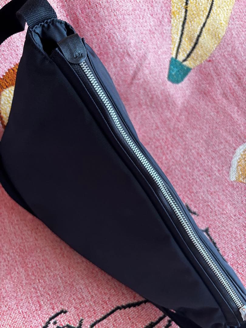 ザロウ THE ROW SLOUCHY BANANA TWO ナイロン