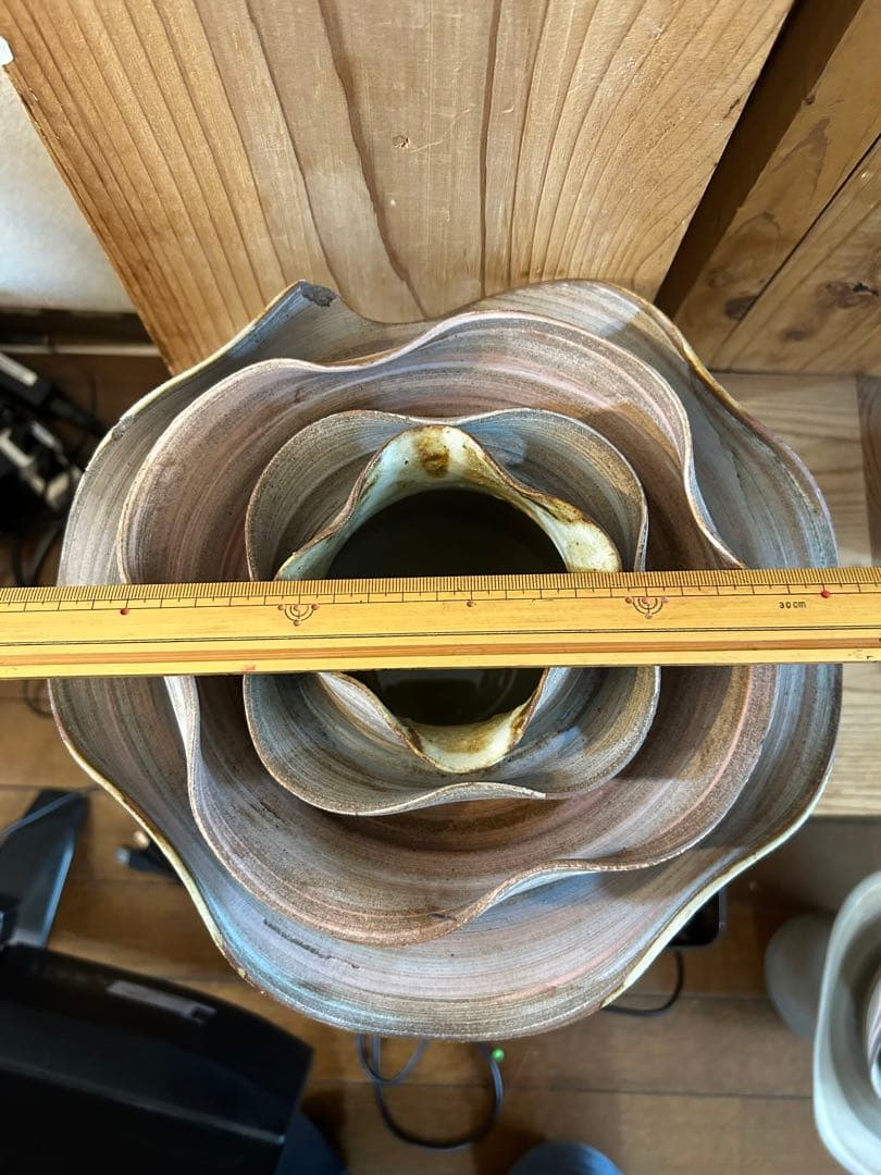 陶芸作家　やきもの　花器　花瓶　白石和宏　娘　白石阿衣