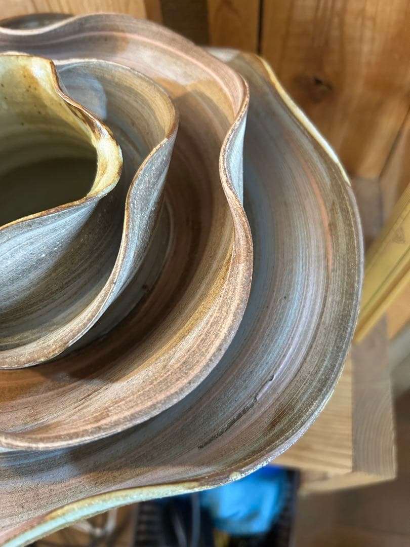 陶芸作家　やきもの　花器　花瓶　白石和宏　娘　白石阿衣