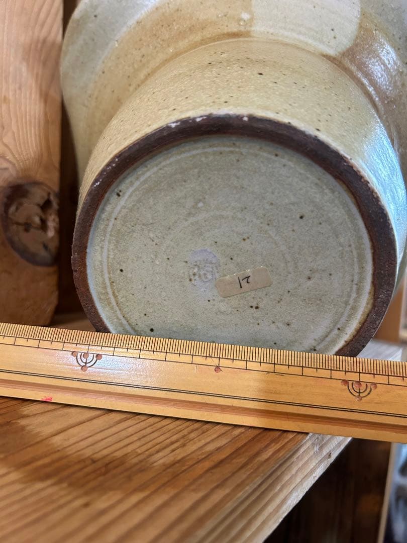 陶芸作家　やきもの　花器　花瓶　白石和宏　娘　白石阿衣