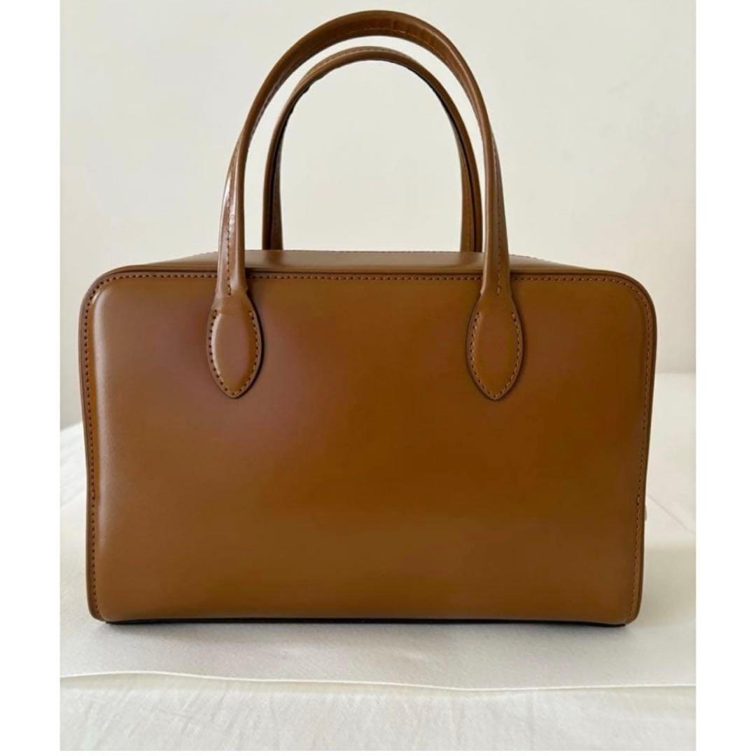 美品　tout y est ロケスモールバッグ