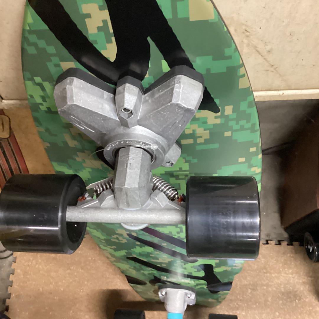 新品激安サーフスケートボード　イタロモデルと同タイプHybrid Camo 36