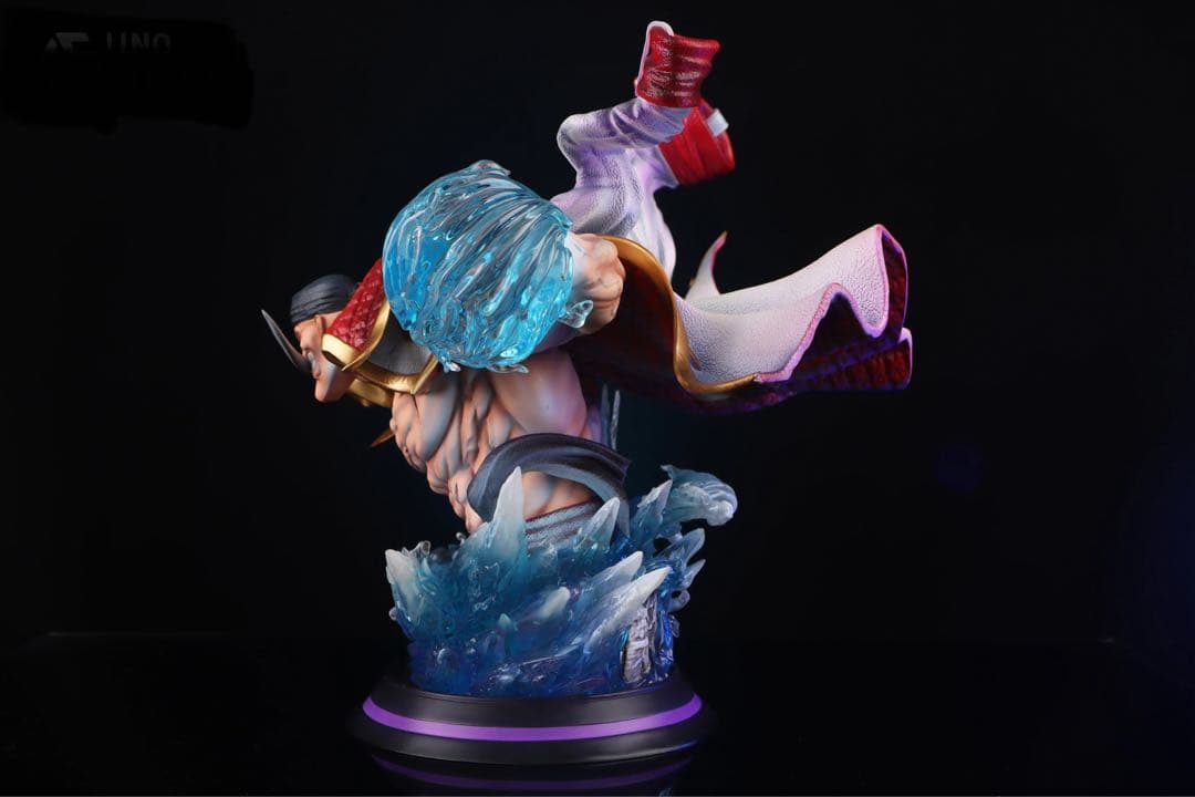 【新品】ワンピース 白ひげ 半身 フィギュア