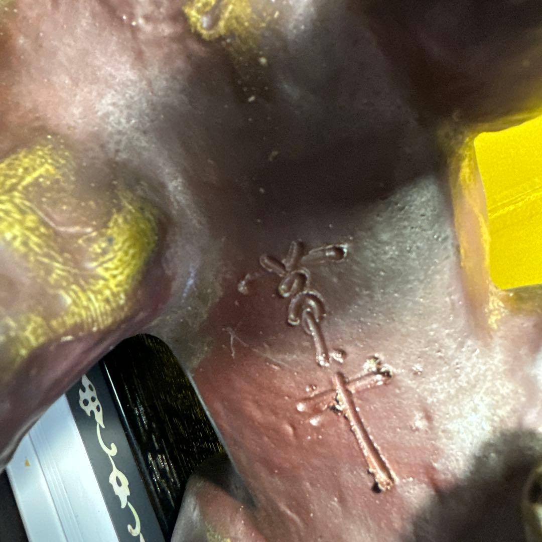 備前焼，虎，獅子，鈴木黄弌，備前焼虎の彫刻 黒い台座付き - メルカリ