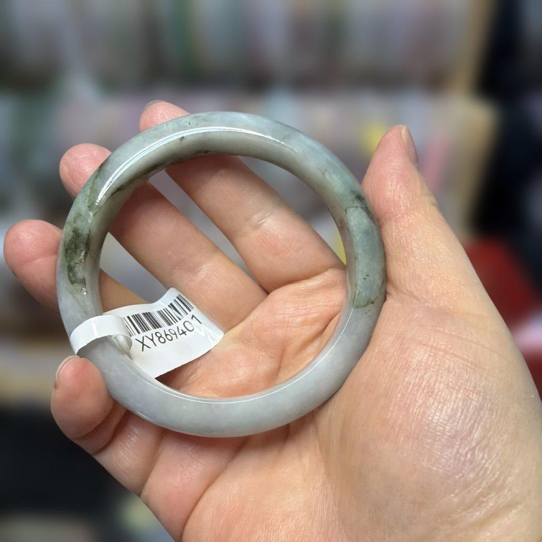 激安氷種本翡翠-訳あり】本翡翠バングル58.4mm - メルカリ
