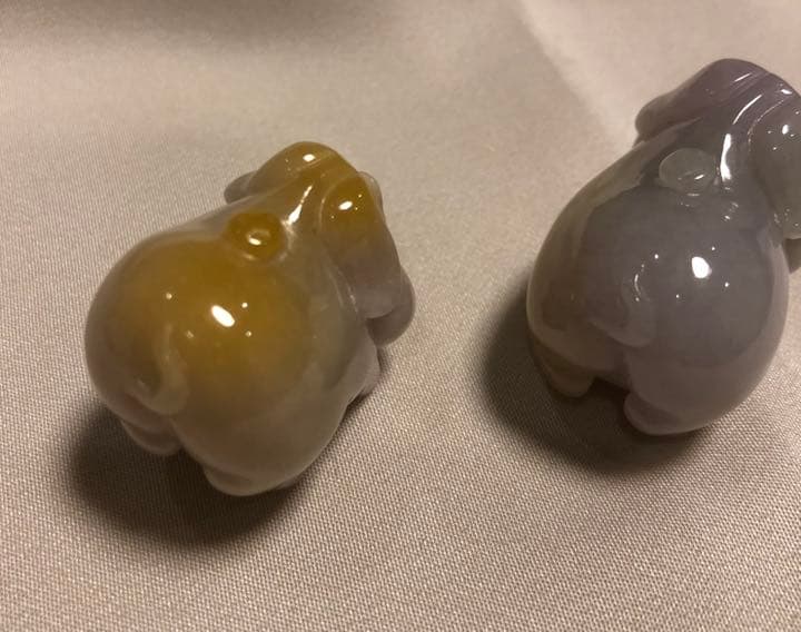 天然本翡翠根付 土橋譲二 糸魚川本翡翠・赤玉石『鯛の鯛根付』 | 東京書芸館公式通販