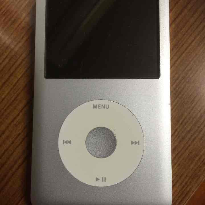 6世代 iPod classic 160GB シルバー 完動品！ 送料無料！ 6世代 160GB