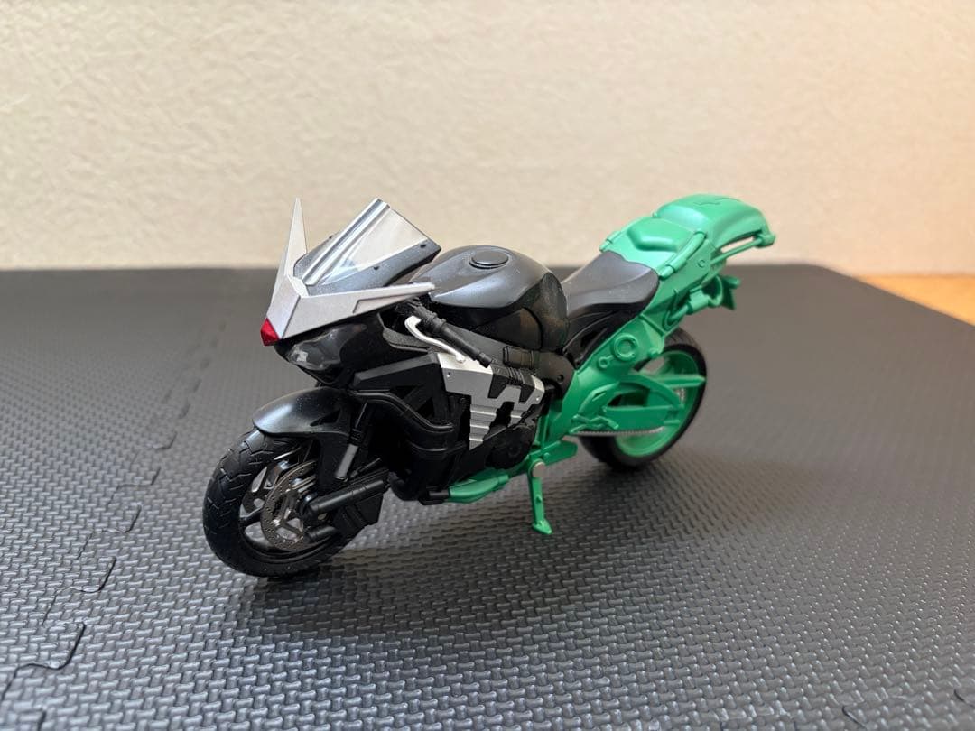 【中古】S.H.Figuarts 真骨彫製法 仮面ライダージョーカー おまけ付き