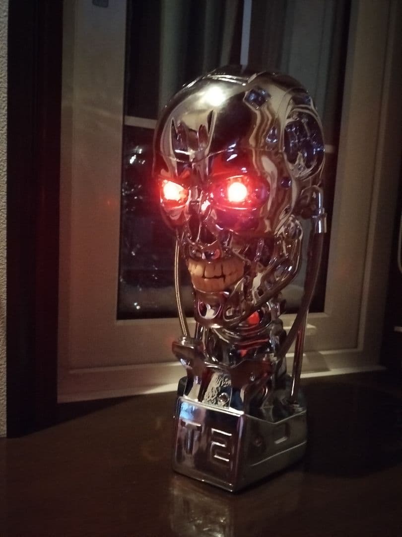 ターミネーター エンドスケルトン フィギュア 約40cm ほぼ実物大 夜間防犯