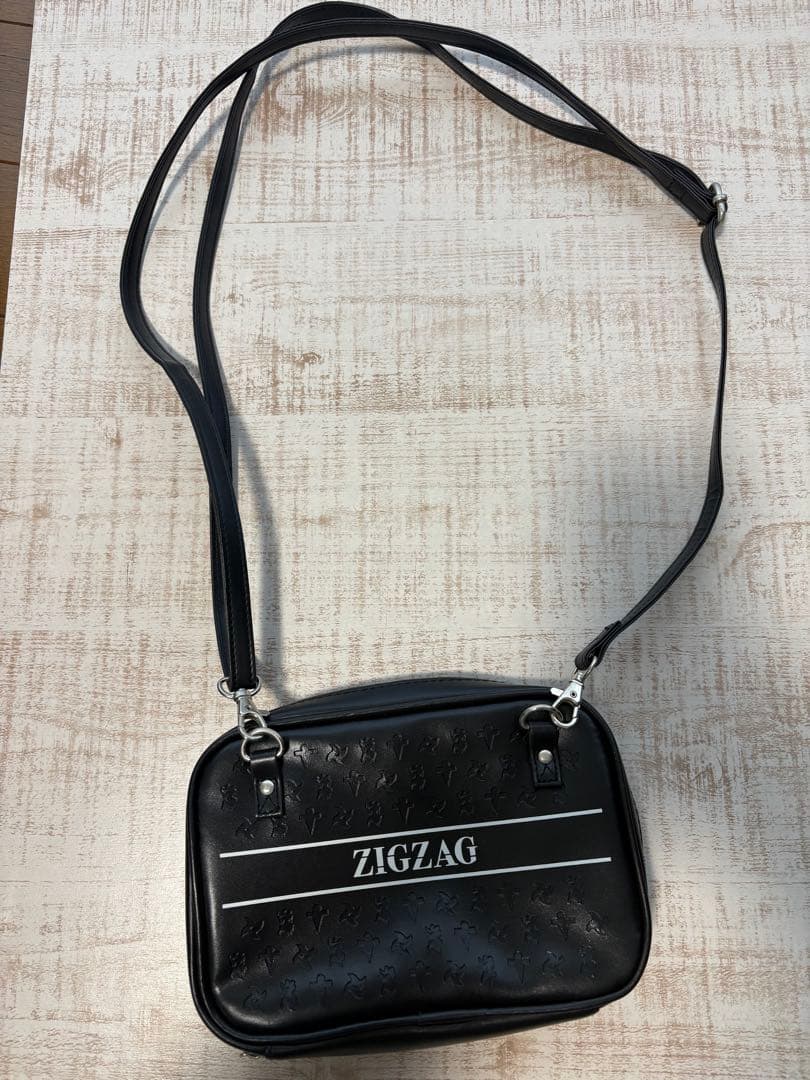 真天地開闢集団 ジグザグ 守護皮革袋 ショルダーバッグ - メルカリ