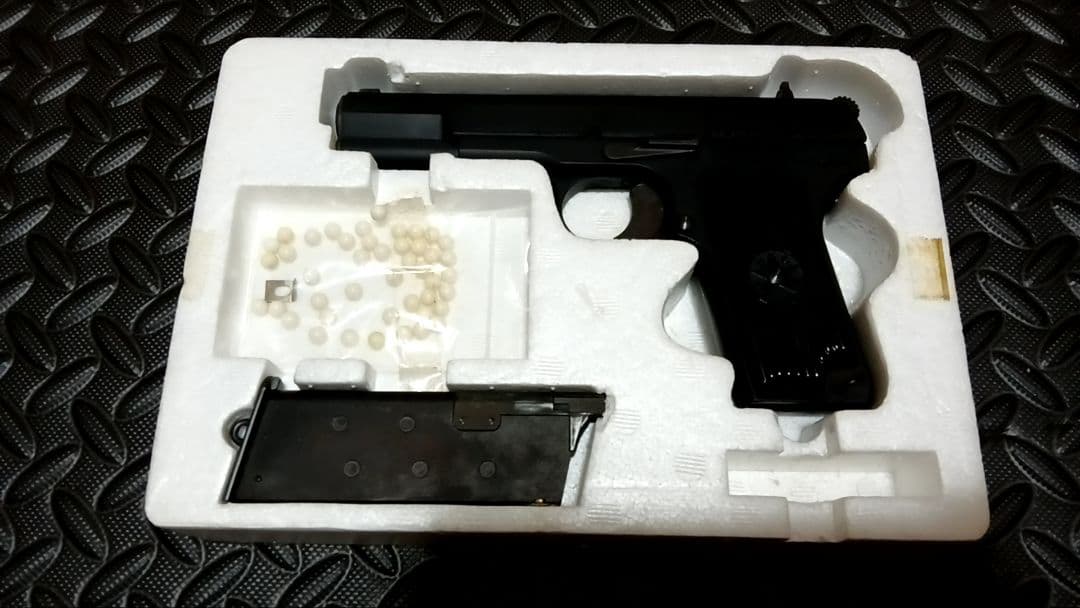 トカレフ　TT-33 ガスガン