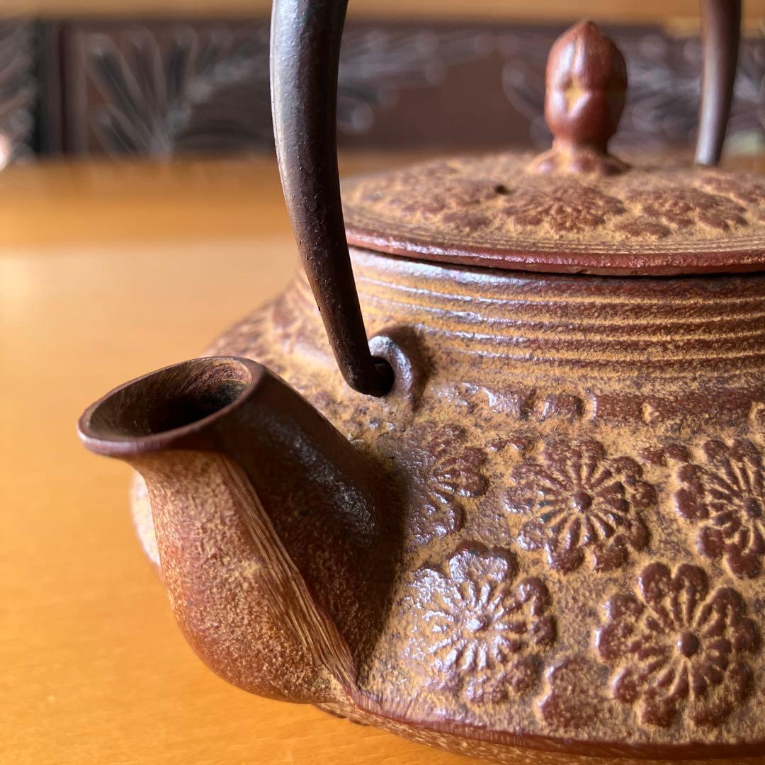 未使用品】南部鉄器 急須 鉄瓶 照光堂 ブラウン 桜模様《アルミ茶こし