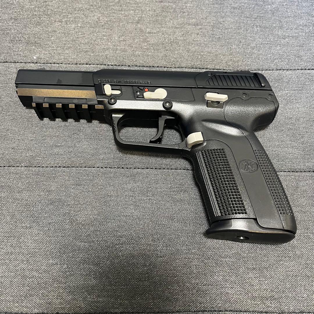 新品予備マグ付き 東京マルイ FN5-7 ガスブローバック