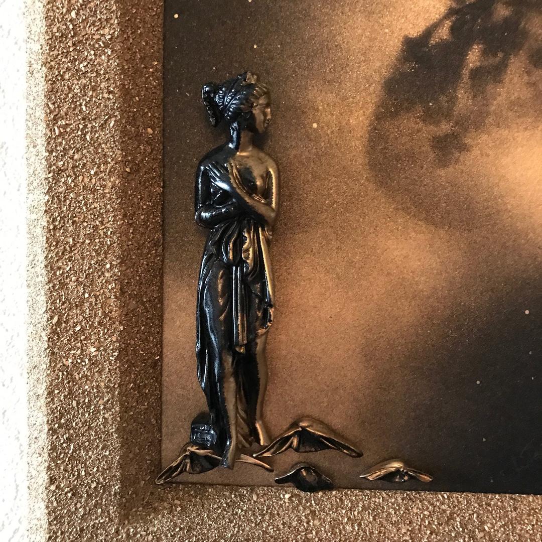 ニュージーランド　３Dモノクロマティックアート　“女性“