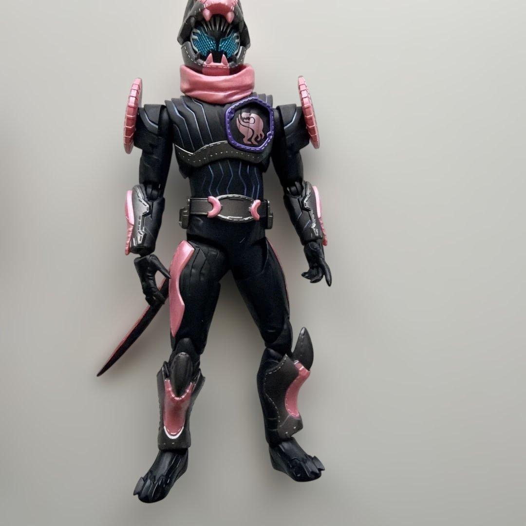 S.H.フィギュアーツ 仮面ライダーリバイス 2体セット【中古】 - メルカリ