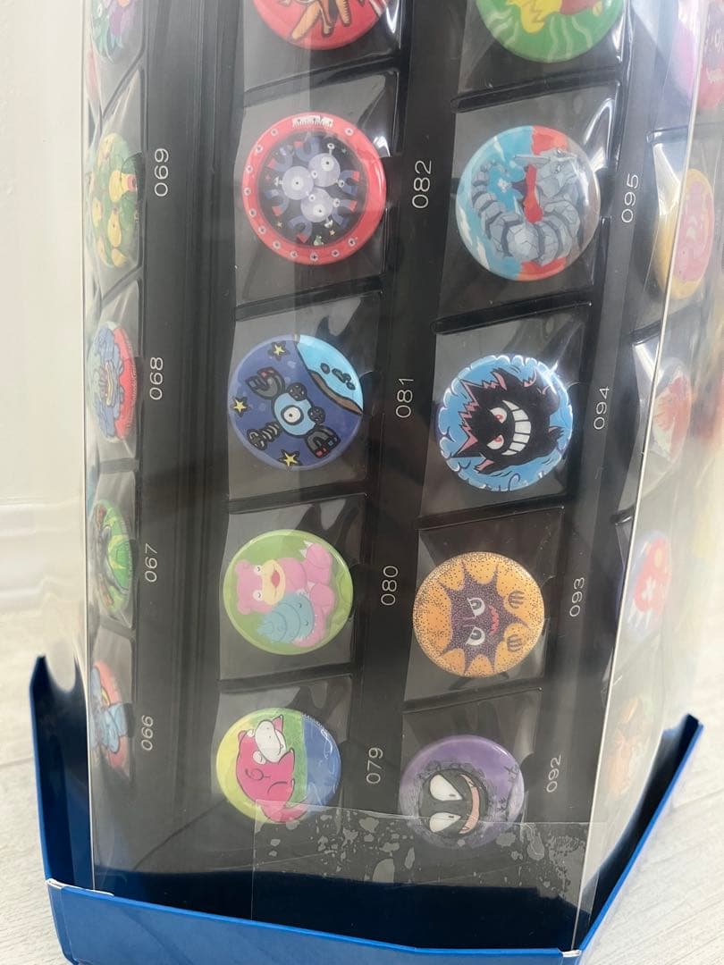 【新品に近いです】レア ポケモンセンター15周年記念 ポケモンバッジ151