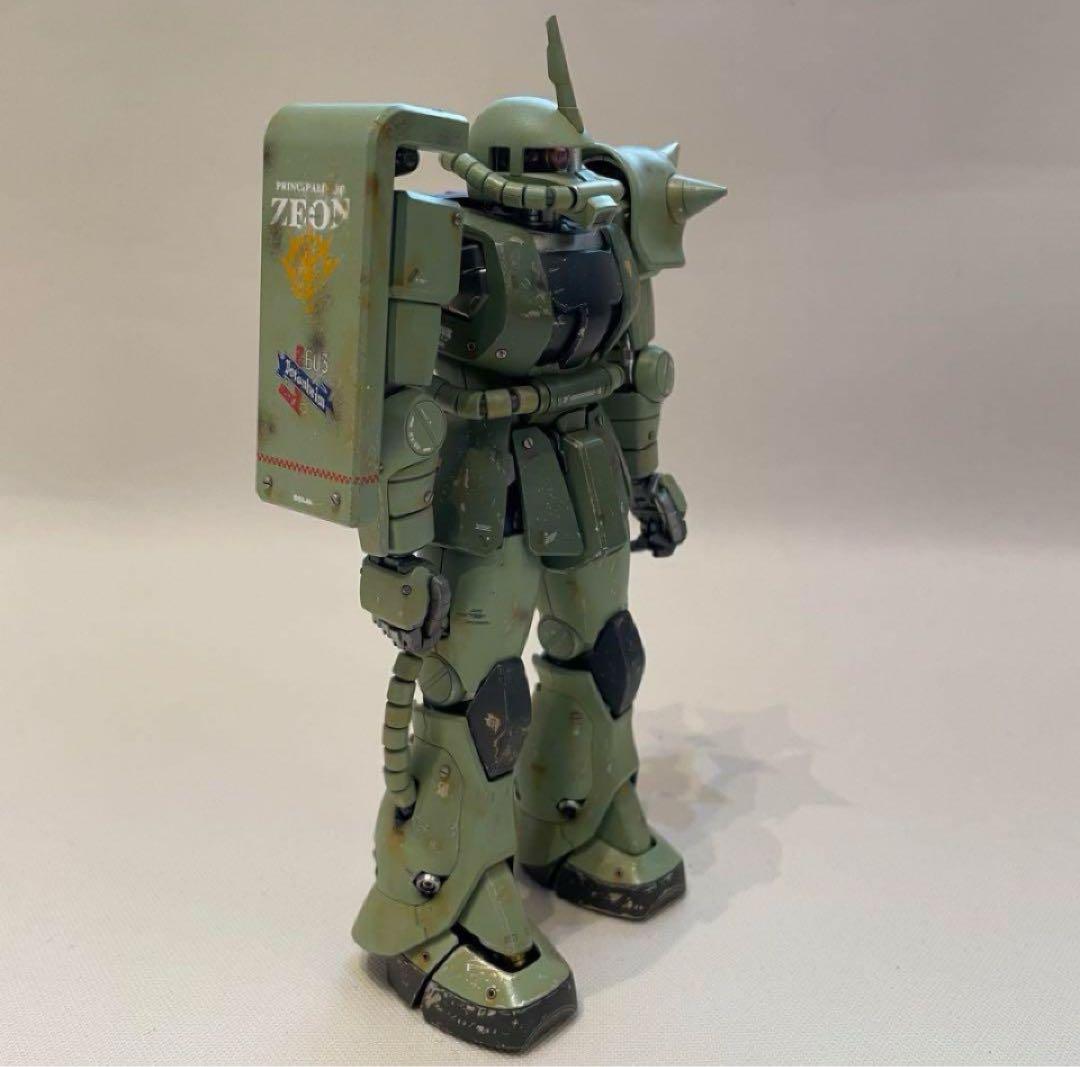 ザク　ガンプラ MG 1/100　ガンダム