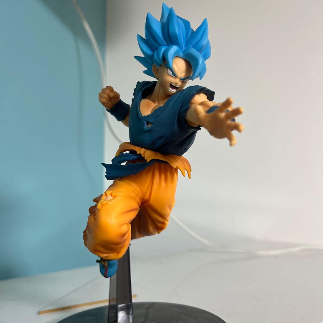 孫悟空スーパーサイヤ人ブルーフィギュア - メルカリ