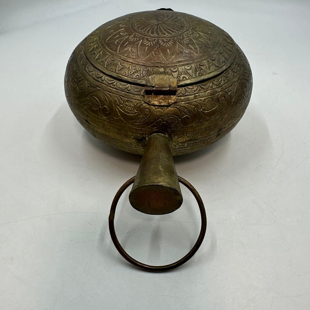 アンティーク装飾的な真鍮製鍋