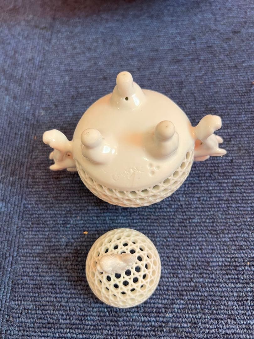 1121 平戸焼  十三代　中里茂右ヱ門作 白磁透かし細工  鳳耳　香炉 共箱付