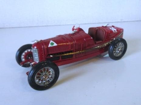 Mebe Toys (1/24) アルファロメオ Grand Prix P2