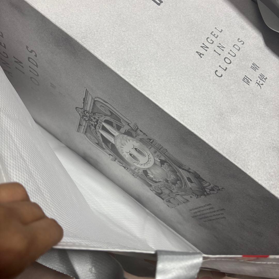 THE MONSTERS ANGEL I N CLOUDS 阴晴 天使