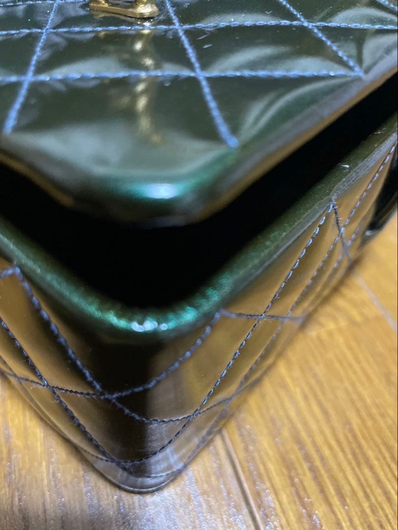 CHANEL ブルーキルティングバッグ