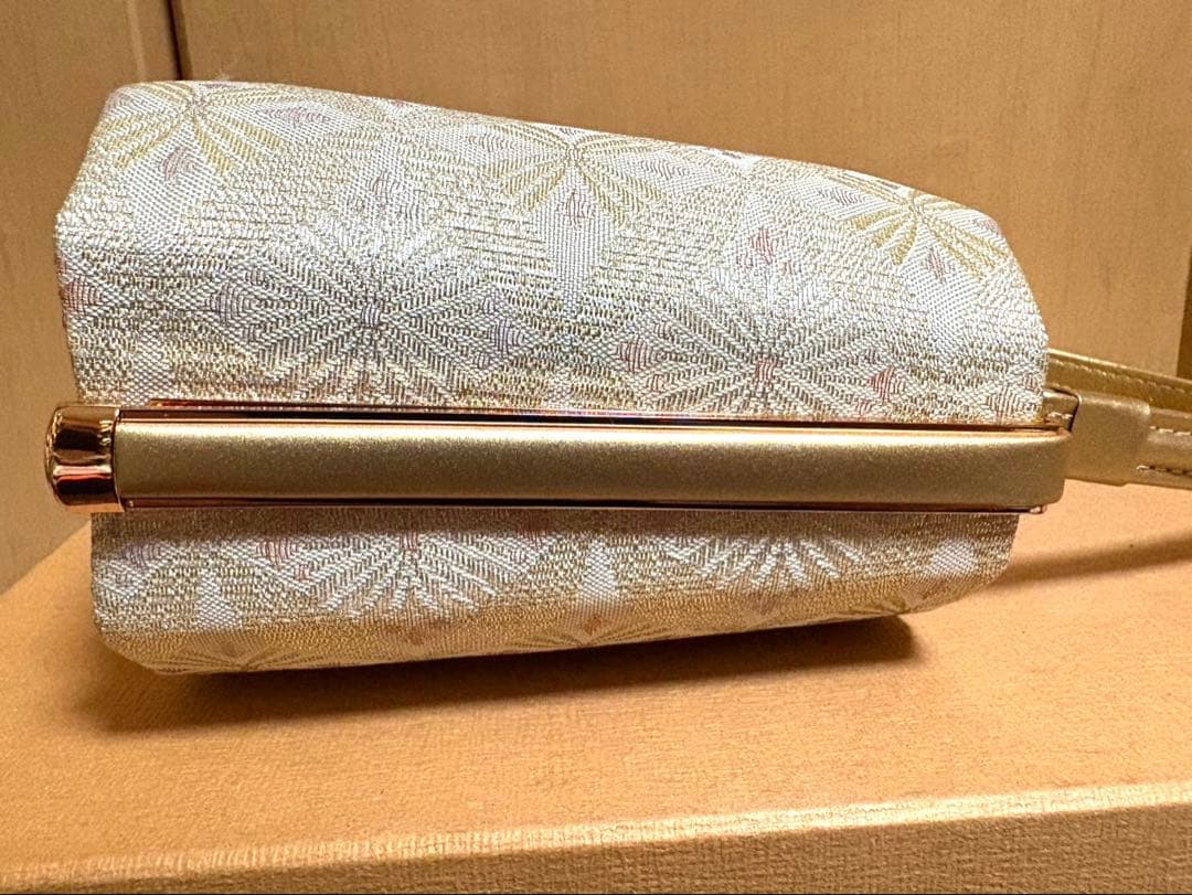 和装バッグ＆草履セット　フリーサイズ　ゴールド＆ホワイト系
