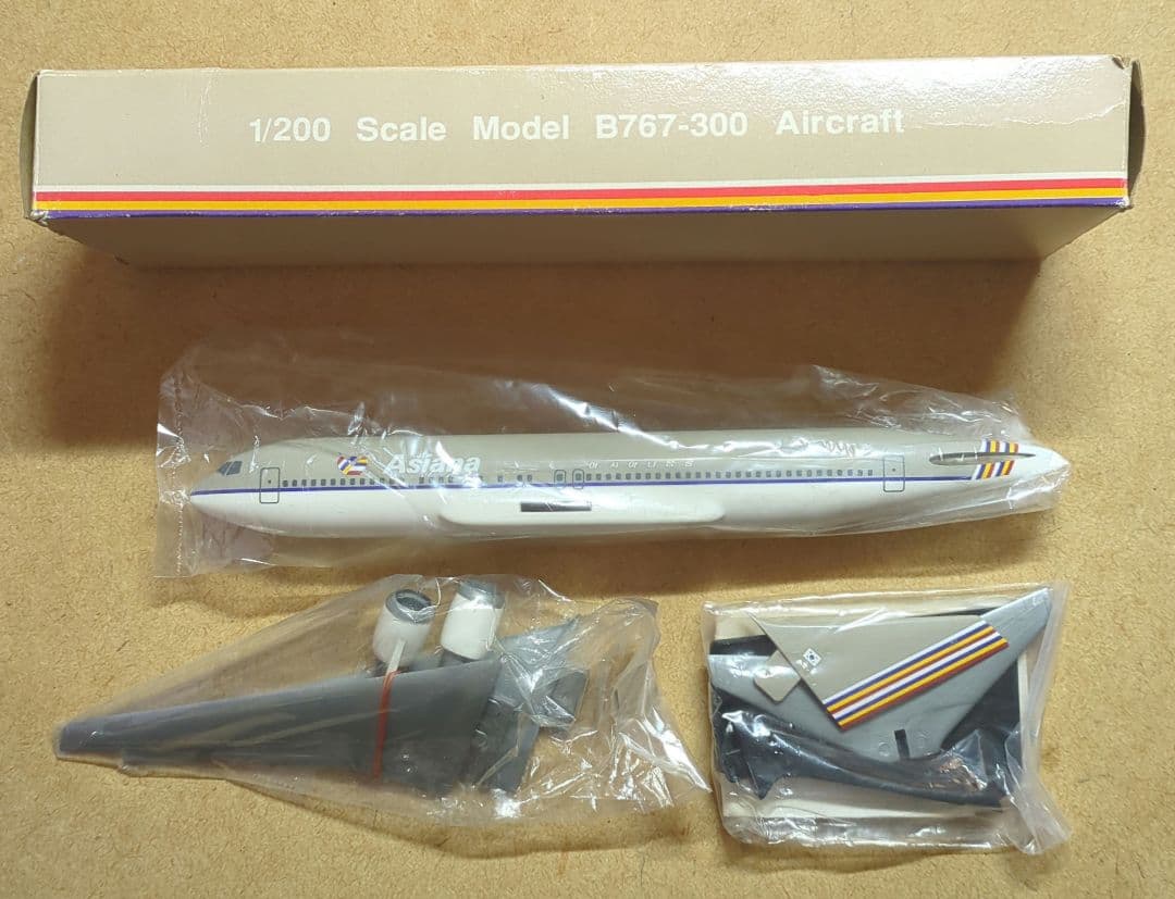 アシアナ航空 B767-300 Aircraft 1/200