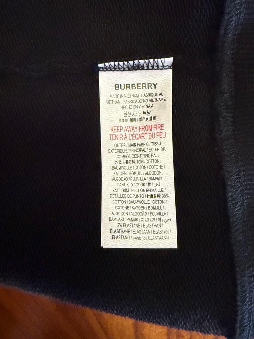 【確実正規品】BURBERRY ロゴスウェット フーディー　バーバリーパーカー