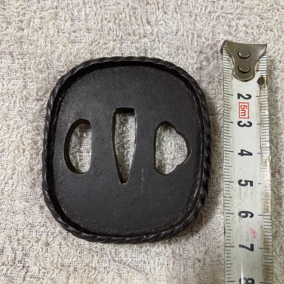 B-26 鍔　武具　刀装具　日本刀　装飾品　鉄製　アンティーク　美術品　工芸品