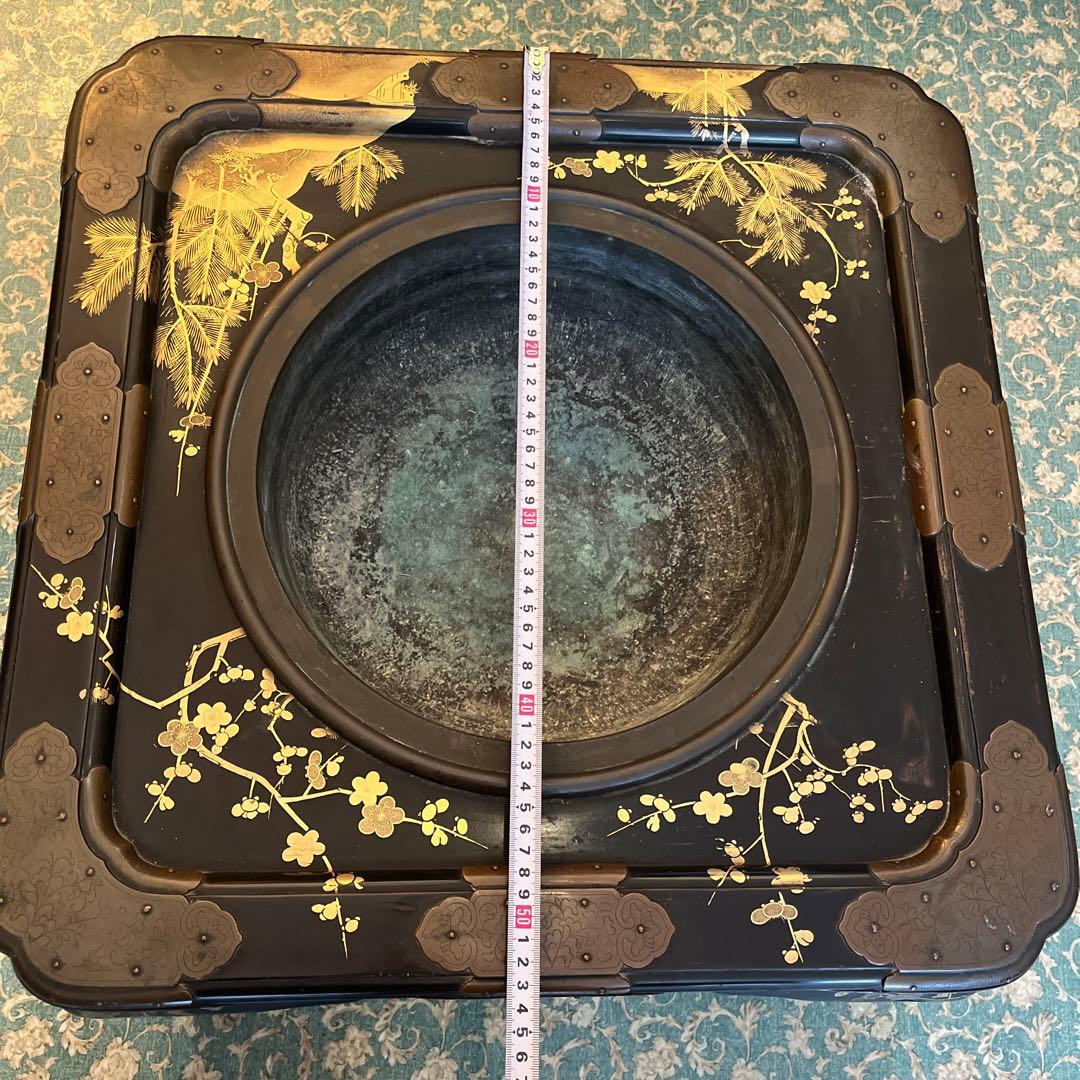 金箔装飾の四角形火鉢｜