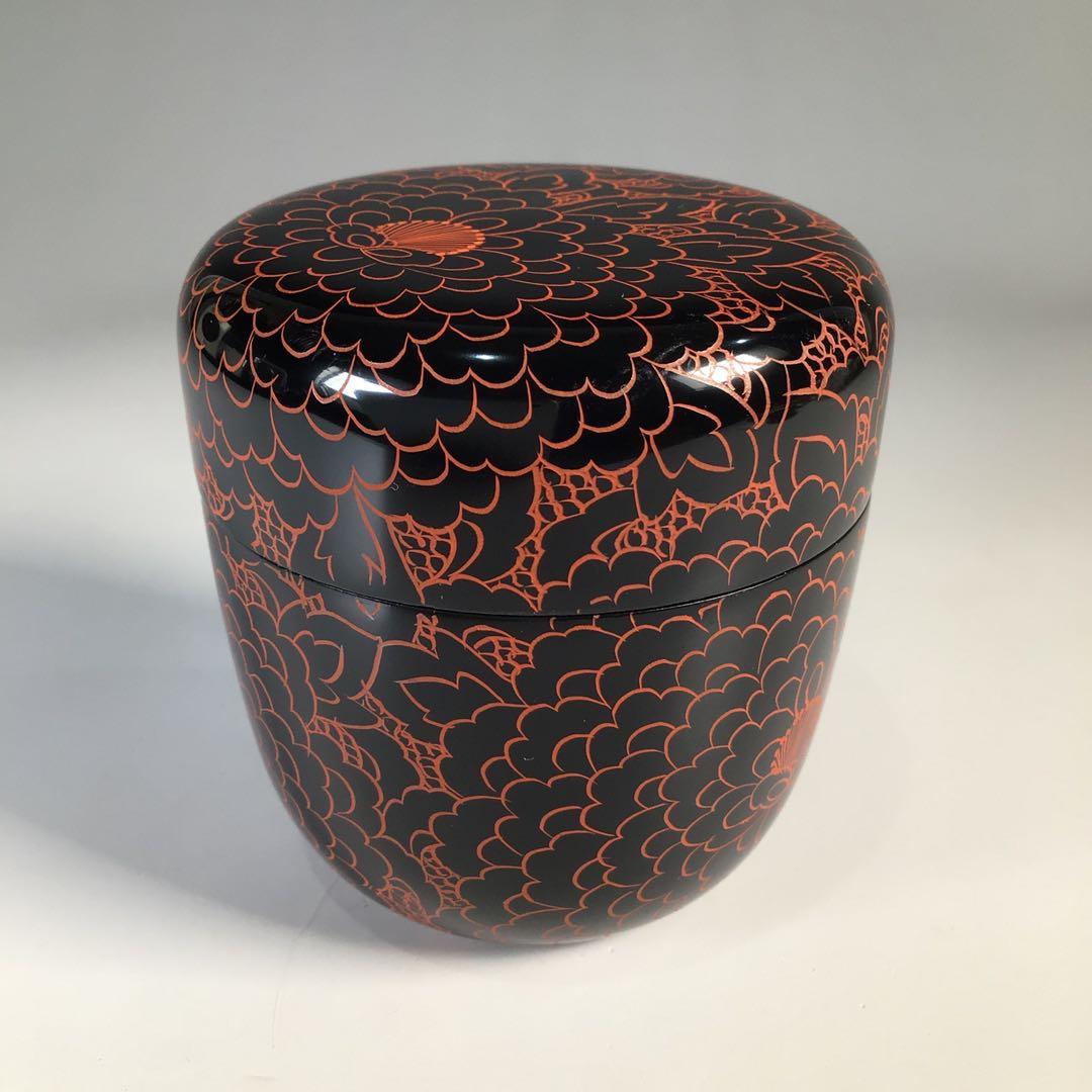 Ｍ７２４　棗　『藤原清助(静雨)作』『沈朱牡丹彫』『中棗』　共箱　茶道具