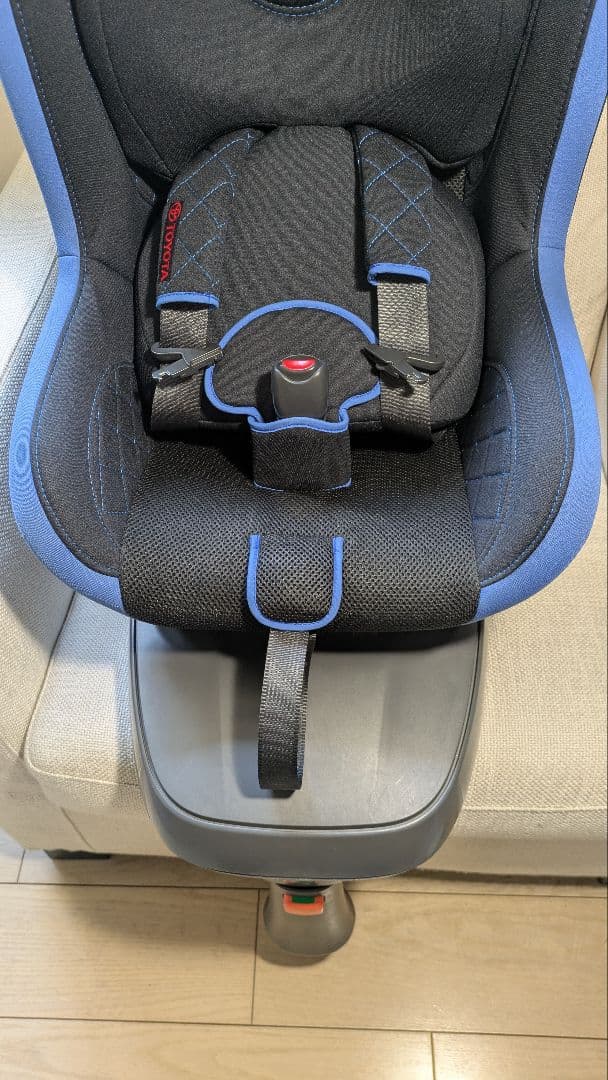 トヨタ純正　NEO G-Child ISO leg チャイルドシート