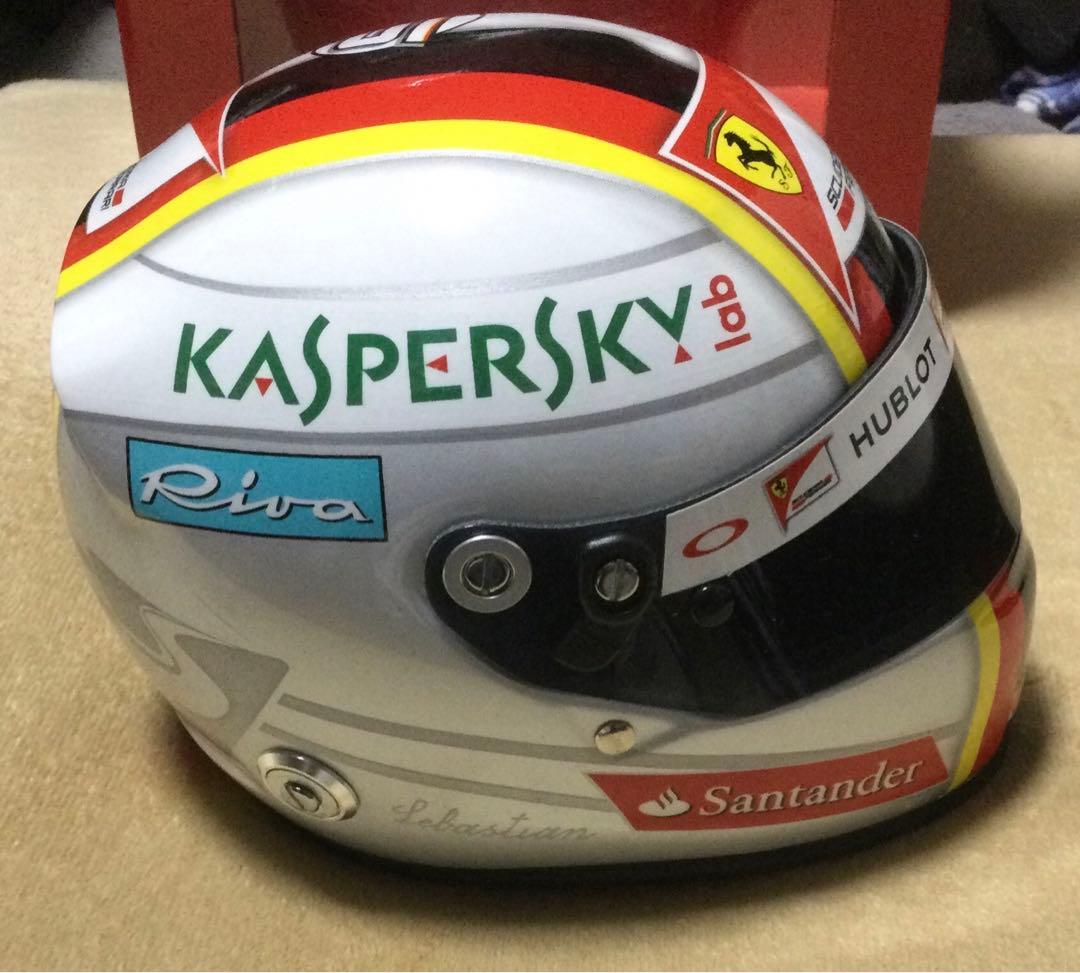 1/2 ヘルメット セバスチャン・ベッテル フェラーリ