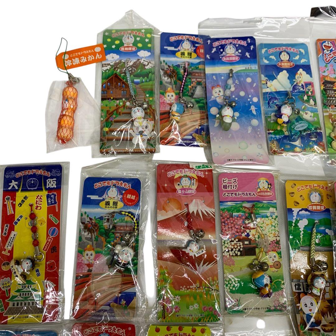 ▲ どこでもドラえもん　限定ストラップ　ストラップ　ピンバッジ　まとめ　71点