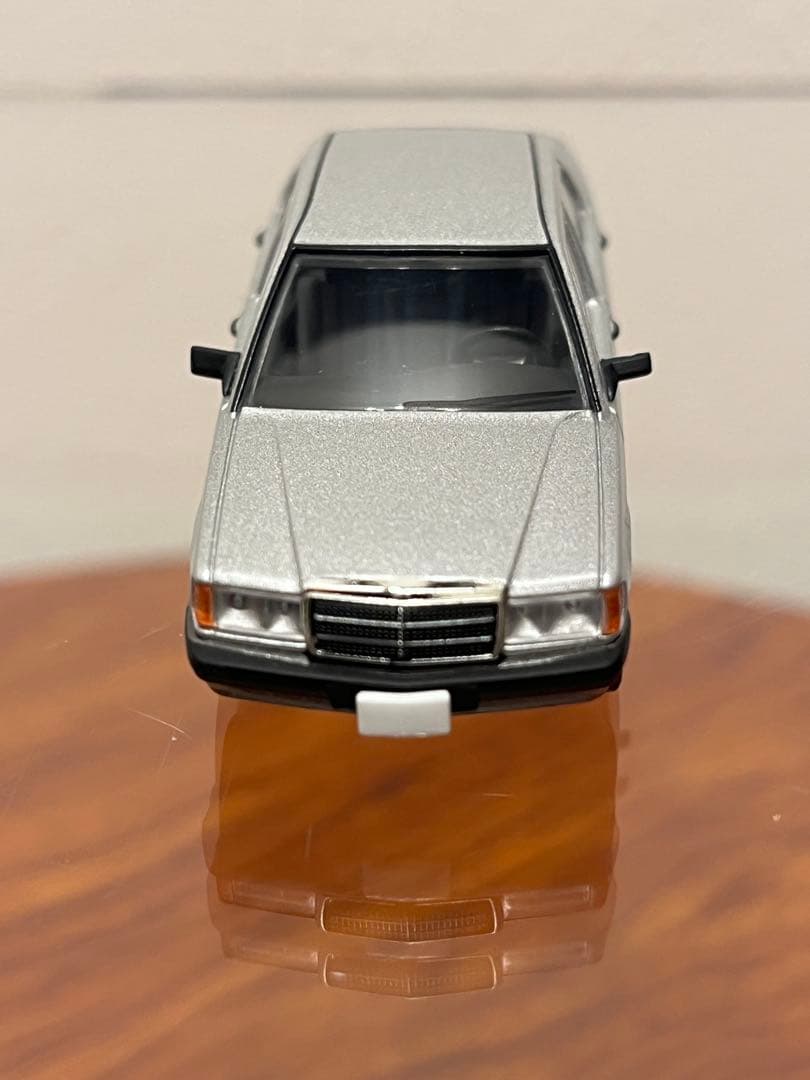 トミカリミテッドヴィンテージネオ メルセデス ベンツ 190E