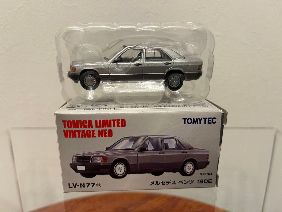 トミカリミテッドヴィンテージネオ メルセデス ベンツ 190E