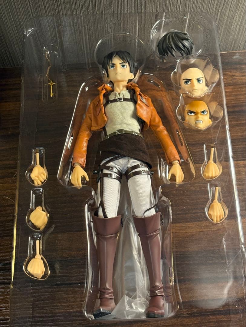 進撃の巨人　エレン・イェーガー　フィギュア　リアルアクションヒーローズ　訳あり品