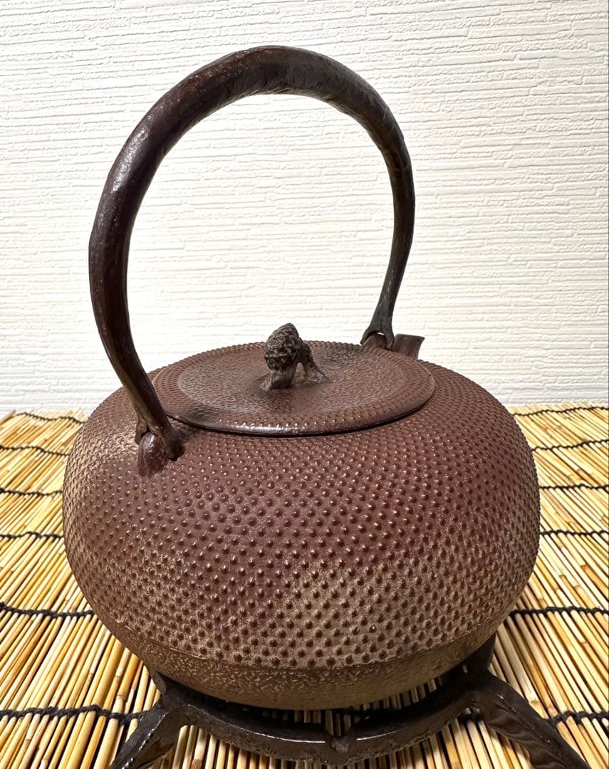 未使用品　南部銘　南部釜師造１２型アラレ　鉄瓶　南部鉄瓶　南部鉄器　鉄瓶