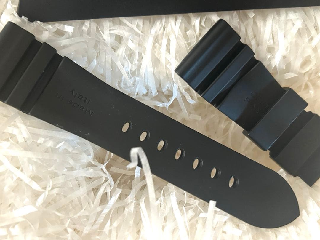 パネライ　ラバーベルト　新品未使用　正規品　さらに値下げ！早い者勝ち！