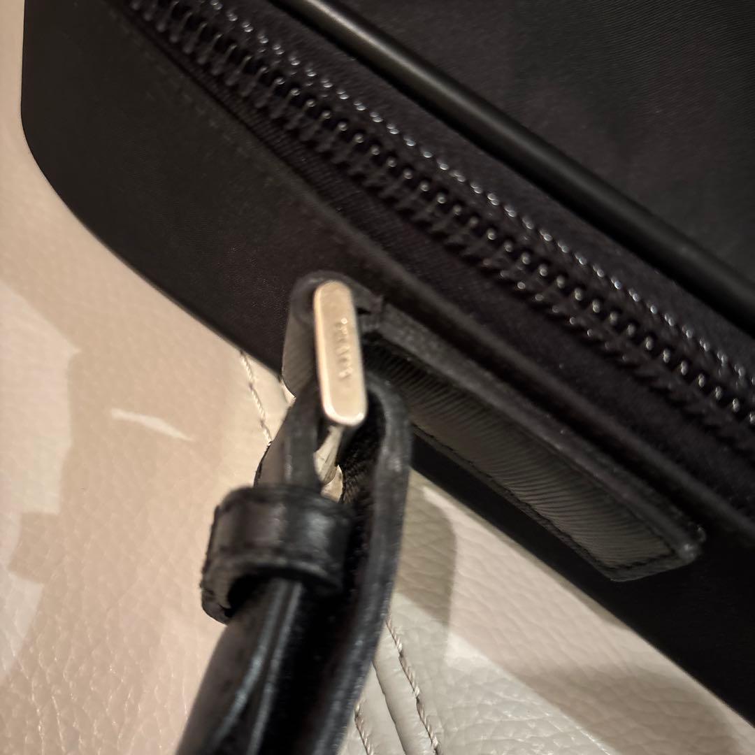 PRADA ブラック ビジネスバッグ