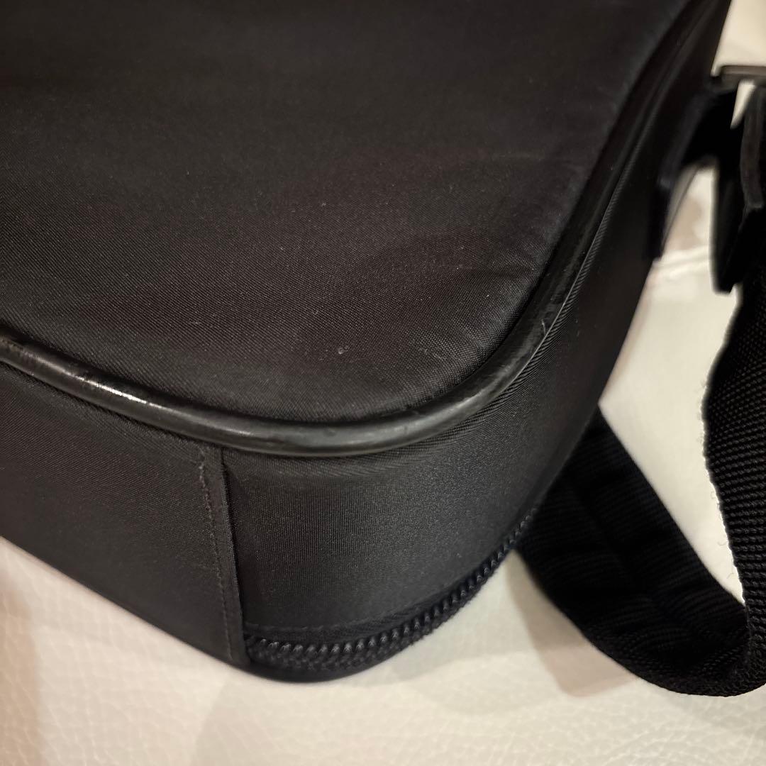 PRADA ブラック ビジネスバッグ