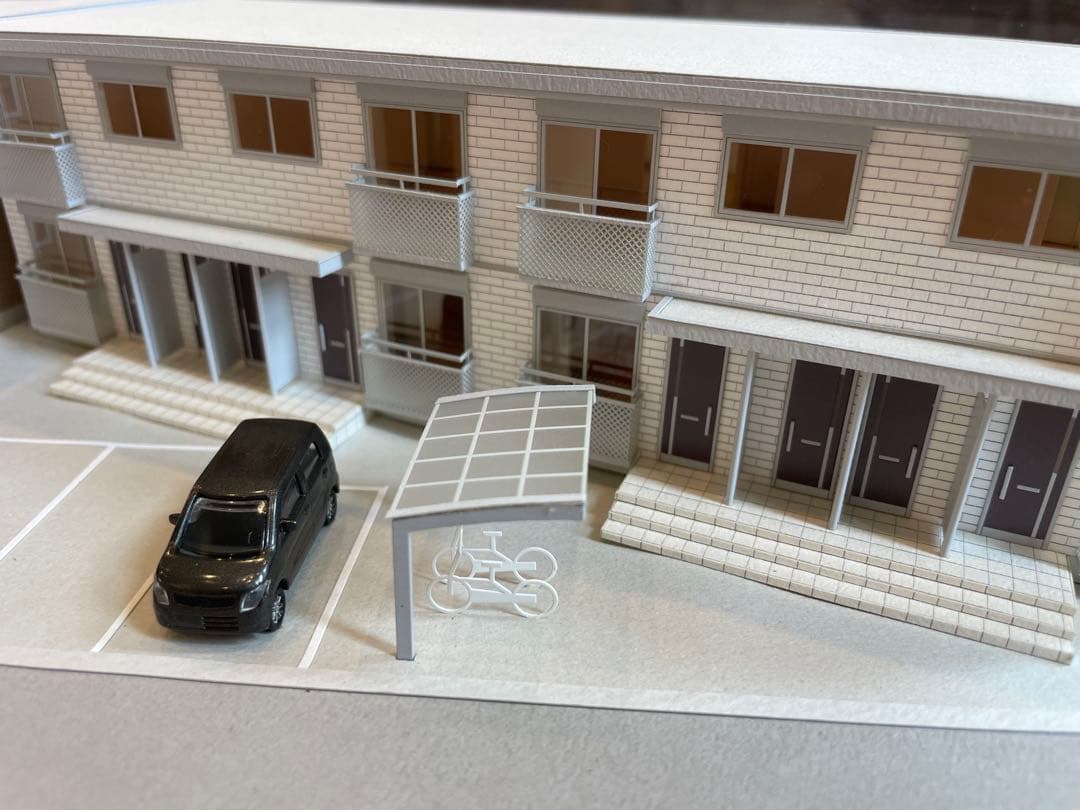 建築模型 1/100 スケール　ケース付き　アパート