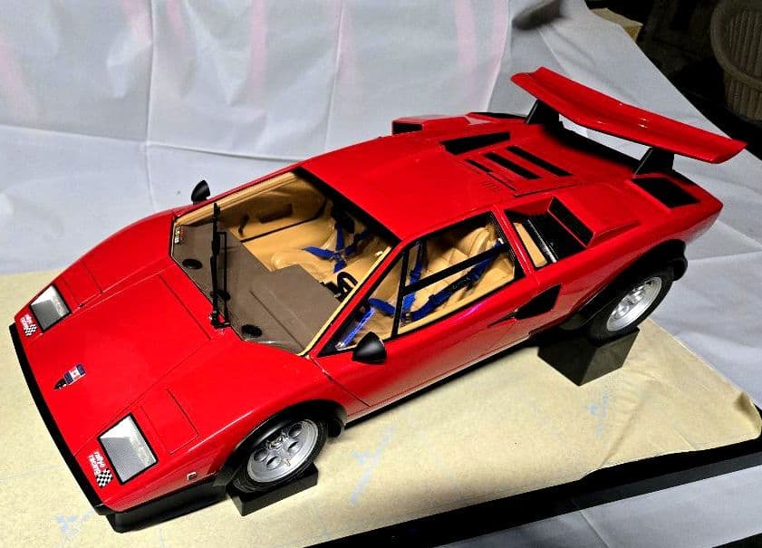 ディアゴスティーニ 1/8 ランボルギーニカウンタックLP500S